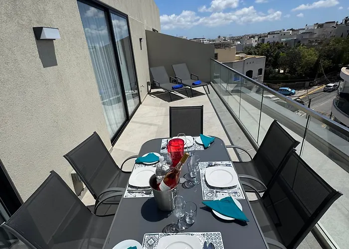 Bright And Modern 2 Bedroom Penthouse
