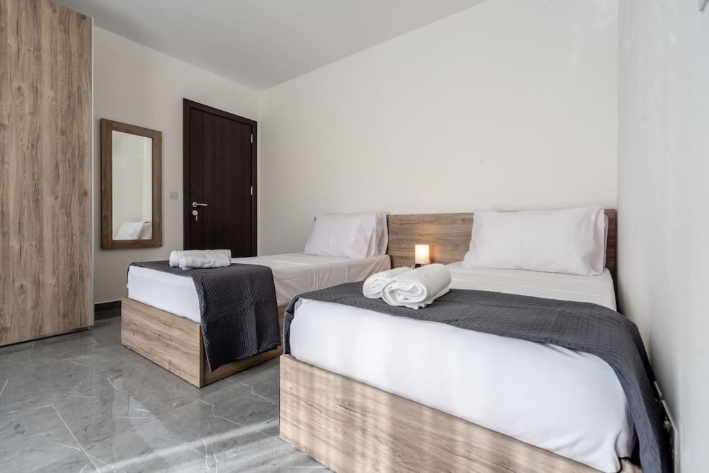 Apartment Bright And Modern 2 Bedroom Penthouse Is-Swieqi