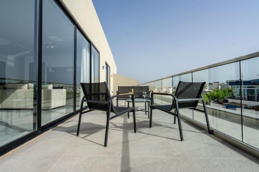 Bright And Modern 2 Bedroom Penthouse Is-Swieqi