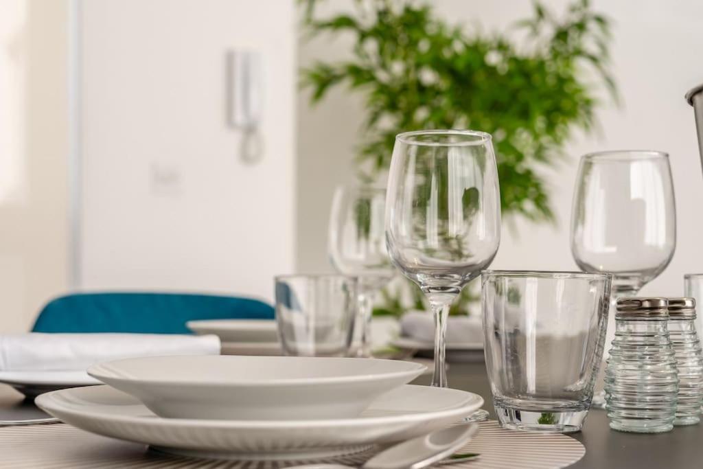 Bright And Modern 2 Bedroom Penthouse Apartment